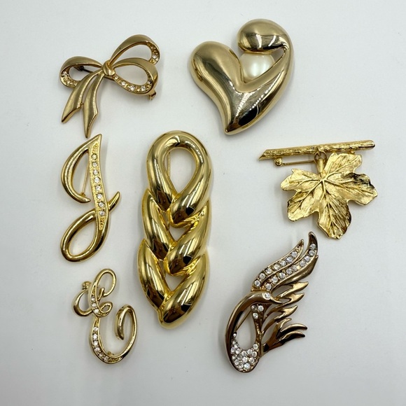 Vintage Gold Tone Rhinestones Monogram Swan Leaf Bow Tie Brooches Lot - Picture 1 of 10